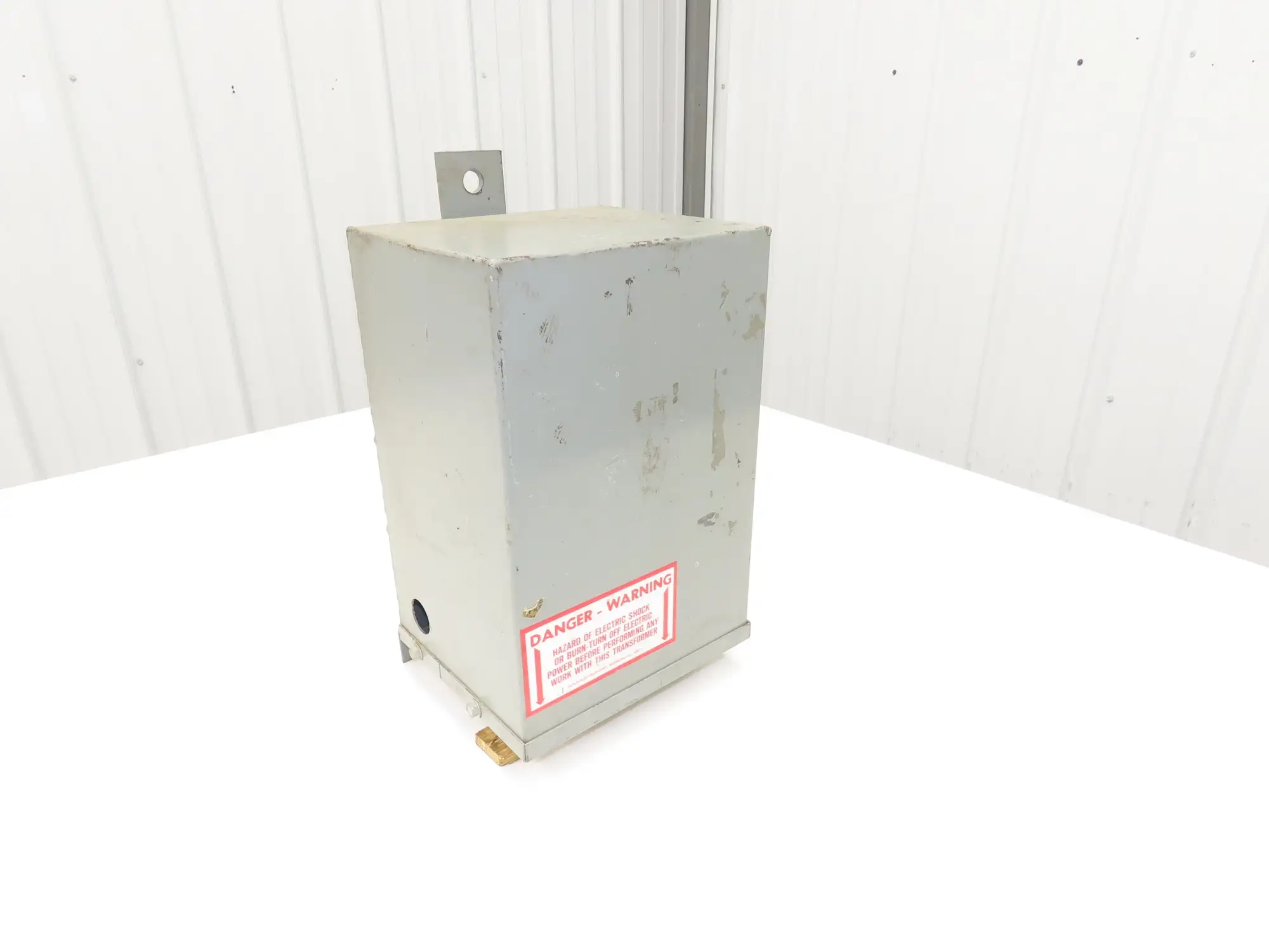 Olsun 7481 Reactor Transformer 3PH KVA-R1.43 HV-85A LV-0.165MHY H-80