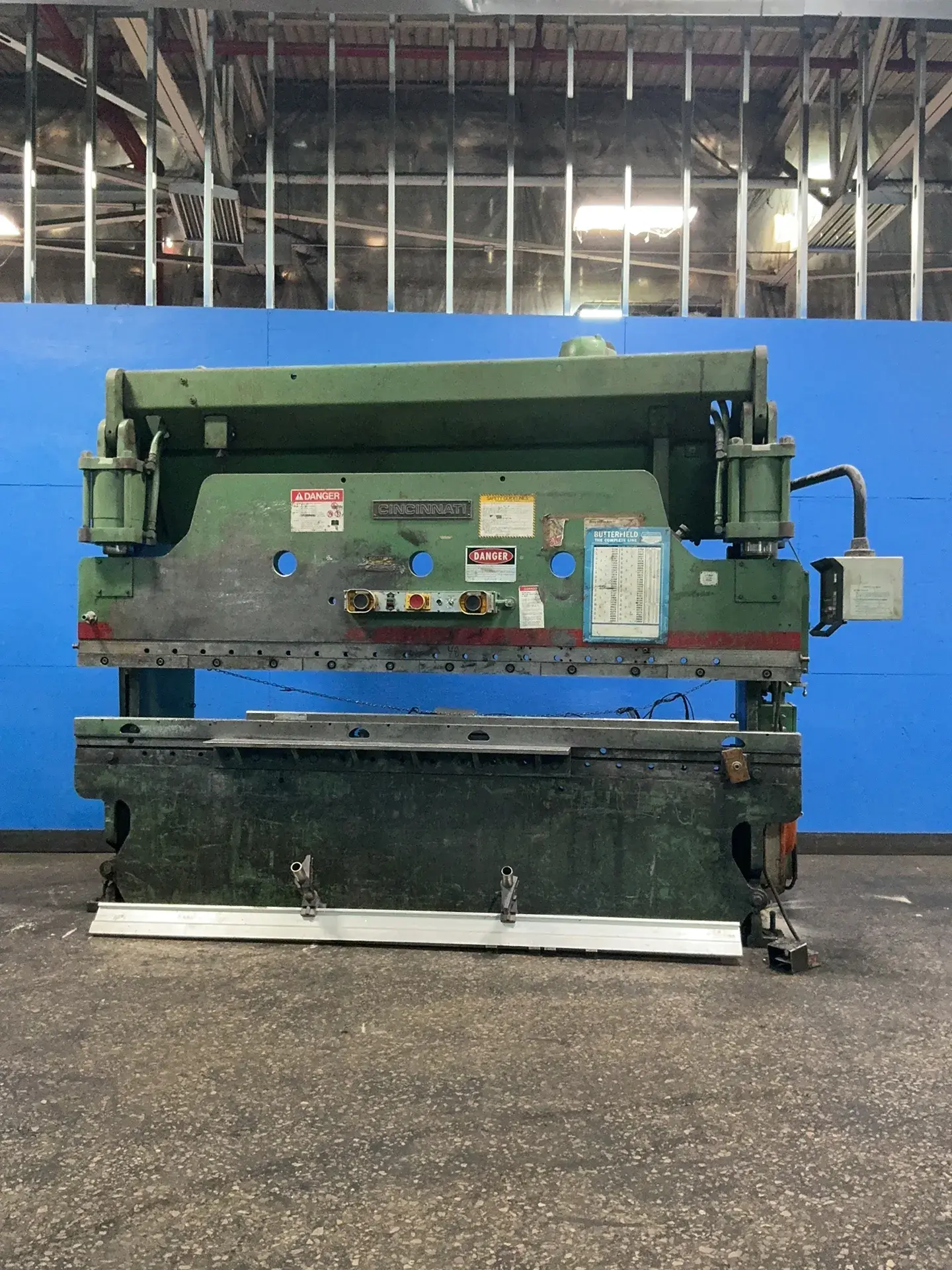 USED CINCINNATI 135 CB X 10 FT