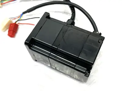 USED YASKAWA SIGMA II AC SERVO MOTOR, 100W, R/B/T-AXIS 142181-2