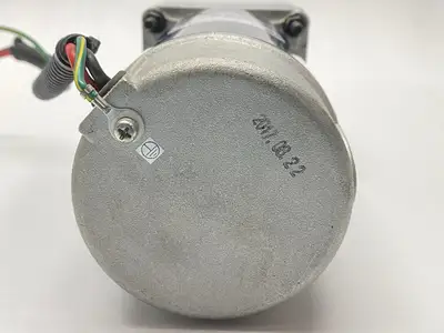 USED SPG GEAR MOTOR 955RPM 90VDC 80W W/ S9KC200BH-A448 GEAR HEAD