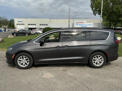 USED 2020 CHRYSLER VOYAGER