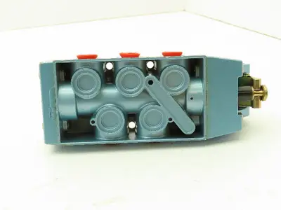 Skinner S3L0ACX2 Pneumatic Directional Control Hand Lever Valve 5/2 Pos 150 PSI
