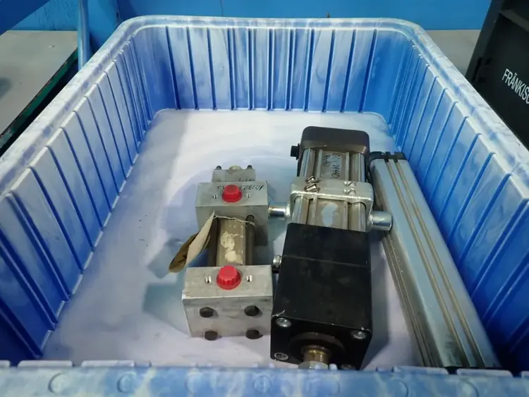 Used WELKER, PARKER _UNKNOWN_ Cylinders | HGR 24 #731372
