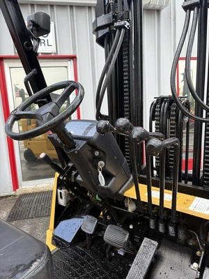 USED 2006 CAT GC40K