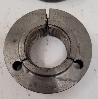 USED REPUBLIC THREAD RING GAUGES