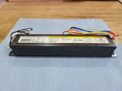 USED UNIVERSAL LIGHTING B234SR120M-A BASIC-12