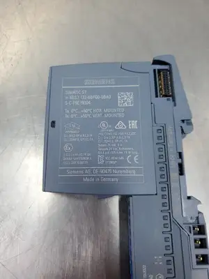 USED Siemens 6ES7132-6BF00-0BA0 Output Module w/6ES7193-6BP20-0BA0 Base
