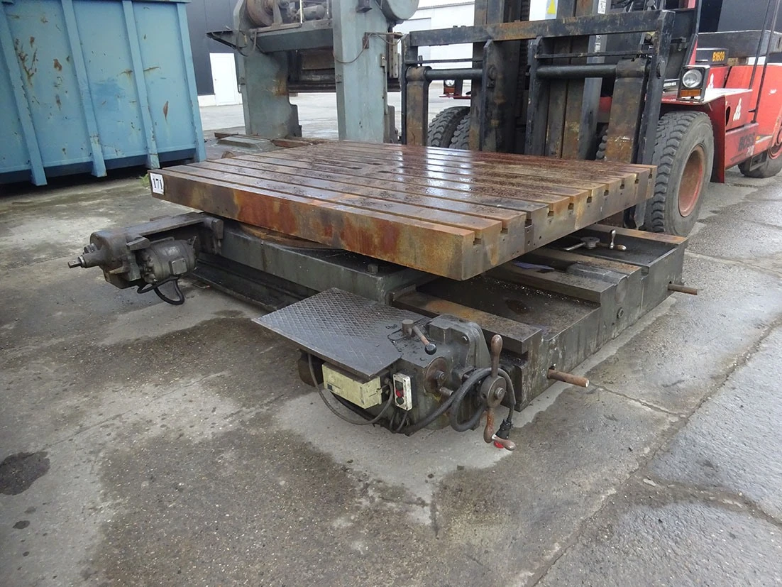 USED CORNAC TURNTABLE 3000 X 2000 MM