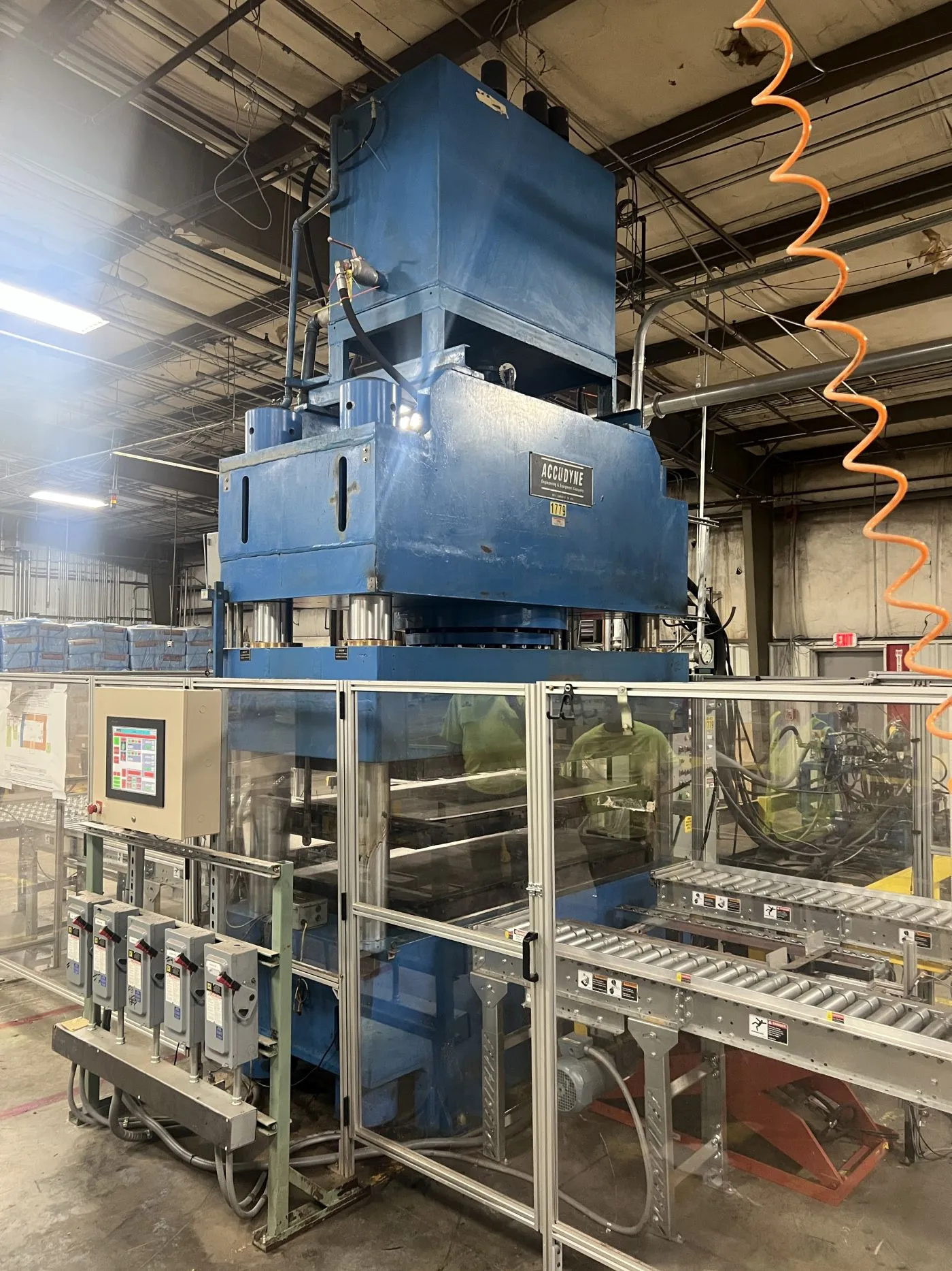 USED 2015 ACCUDYNE ACCUDYNE 07022-650T PRESS