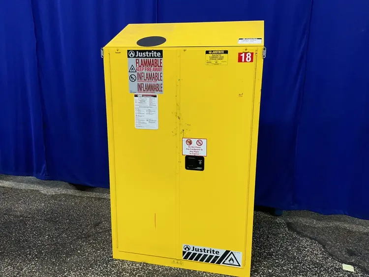 Used JUSTRITE 894520 Cabinets Ohio US | HGR 24 #1456074