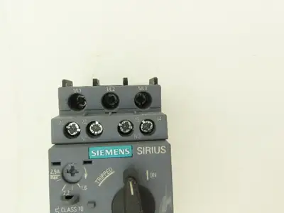 Siemens 3RV2011-1CA10 Manual Motor Starter 1.5HP 3PH 600VAC 2.5A Lot of 5