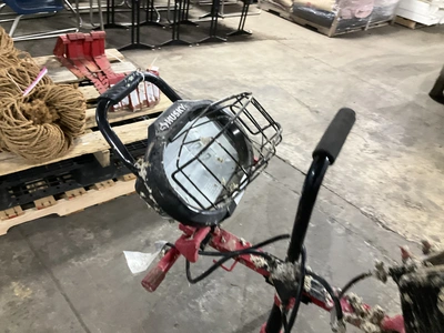 Husky 2-lamp work light for parts or repair, will not power on