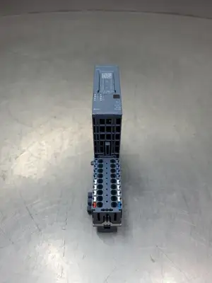 USED Siemens 6ES7132-6FD00-0CU0 DQ Module w/6ES7193-6BP00-0BU0 Base