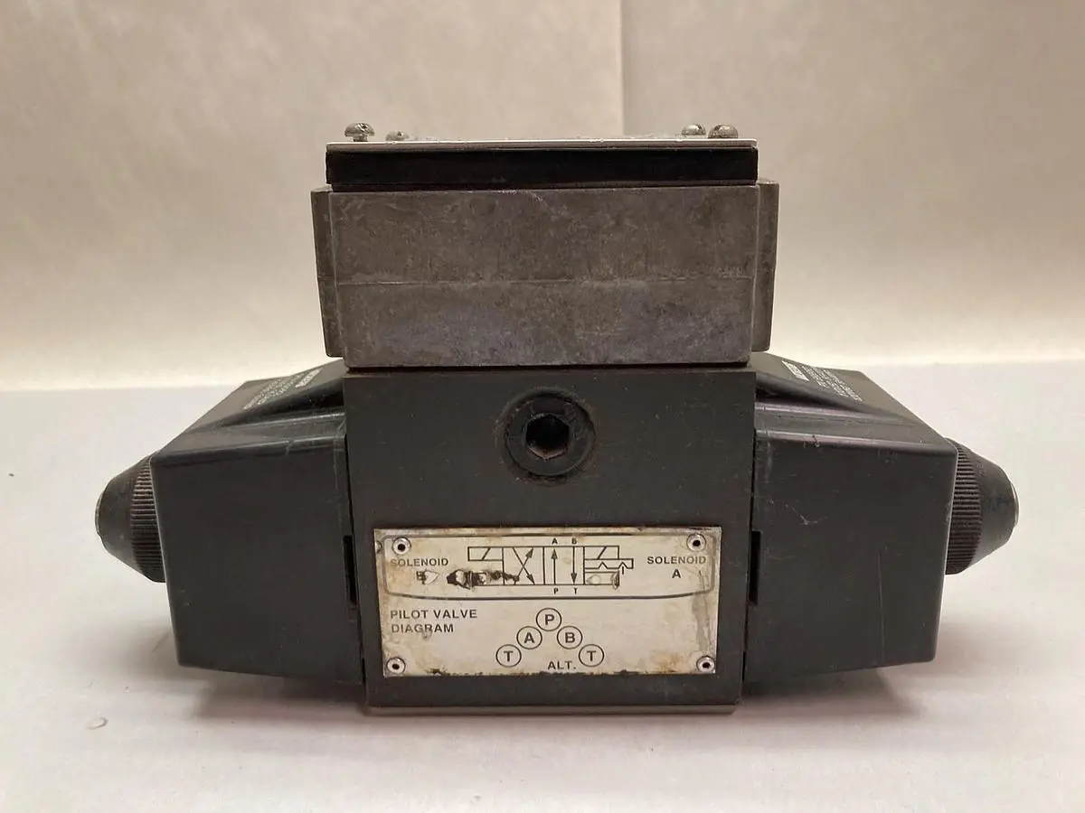 New | in-Stock EATON VICKERS DG4S4LW-012A-B-60 Pump & Valve Parts | Surplus Asset Holdings #1219366