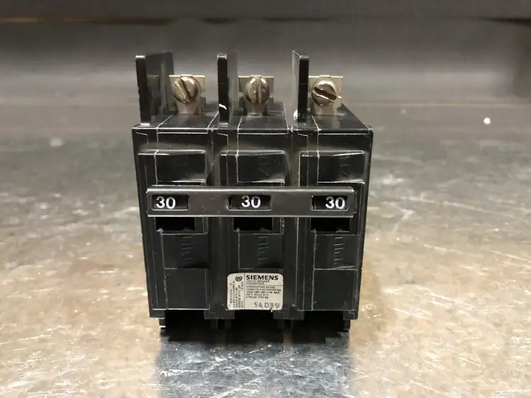 Used SIEMENS BQ3B030 Switchgears British Columbia CA | Lenmark #244323