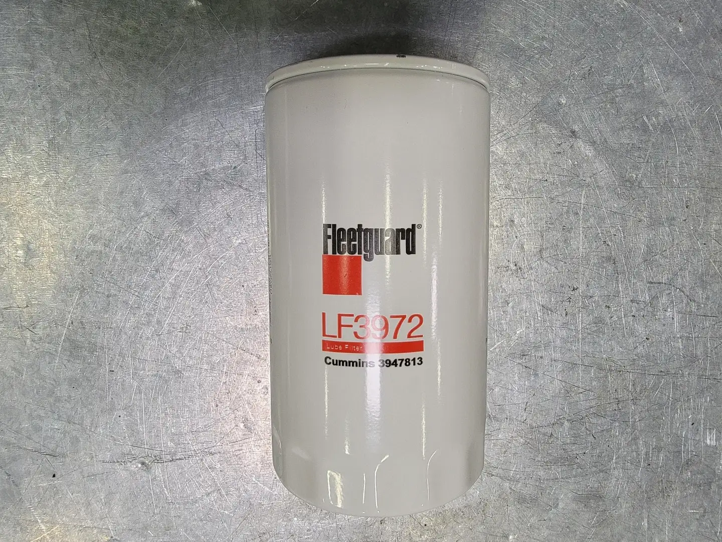NEW FLEETGUARD LF3972