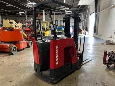 Used 2017 RAYMOND 425C30TT 3-Wheel Stand up Electric Counterbalance Forklifts Illinois US | Somerset Equipment Sales #1546279