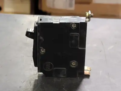 USED SQUARE D QOB120