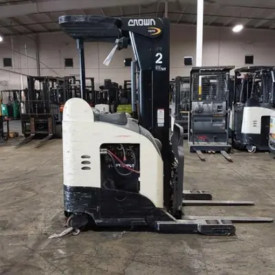 USED 2018 CROWN RR5725-45