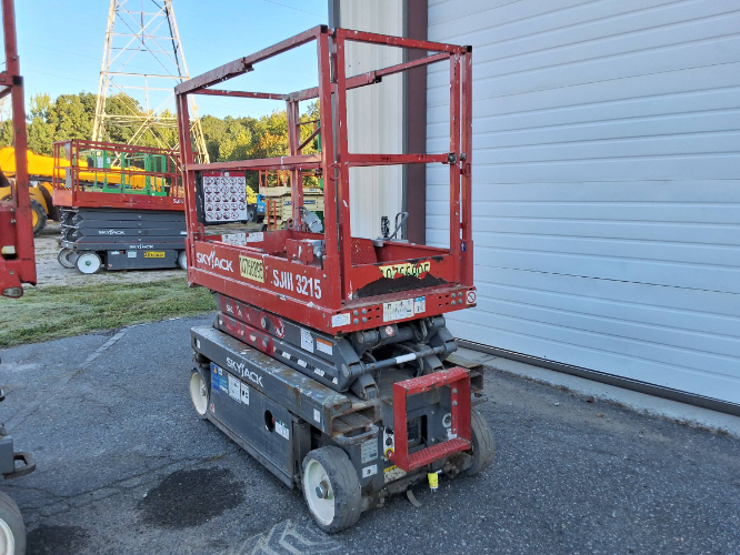 Used 2018 Skyjack SJ3215 Scissor Lifters North Carolina US | Stack Equipment #1550344