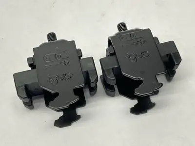 USED IGUS STRAIN RELIEF CLAMPS LOT OF 2