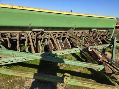 USED 1986 JOHN DEERE 8300
