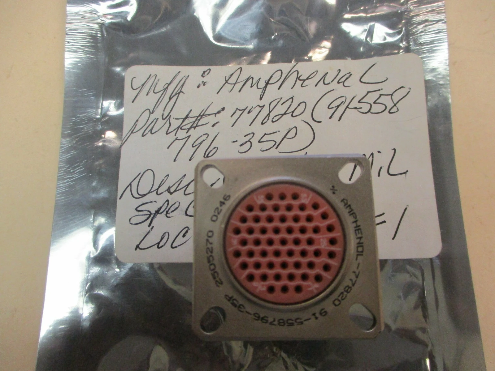 NEW Amphenol 77820 (91-558796-35P)