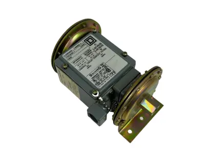 NEW SQUARE D 9012 GGW-1