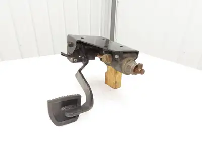 Toyota 5FBE15 Electric Forklift Hydraulic Brake Pedal Master Cylinder Assembly