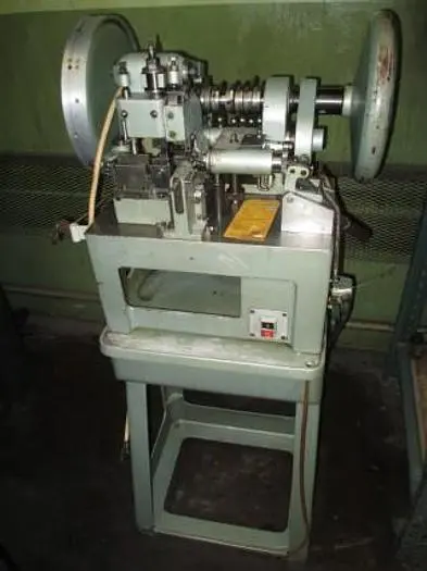 8508-100 OMBI Model FTR10 Boston Link Chain Making Machine