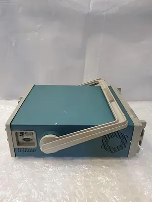 USED TEKTRONIX 2211