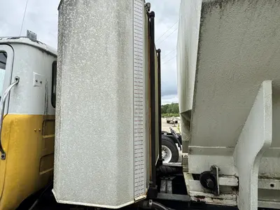 Used 1997 MACK RD690S Tanker trucks Texas US | Proxy Equipment #1426006
