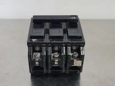 15 Amp, 3 Pole, 240 volts Circuit Breaker