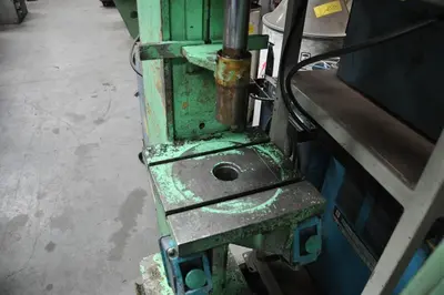 USED LBM 4 TON