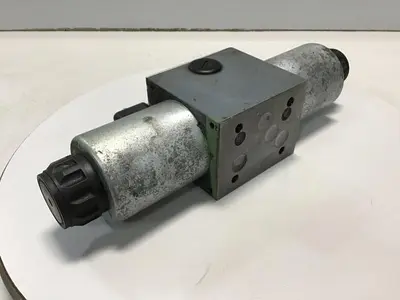 USED MANNESMANN REXROTH 4WE10E6731/CG24N9Z4T08