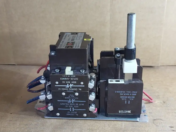 Used CUTLER-HAMMER A10CNL0 Switchgears British Columbia CA | Lenmark #409382
