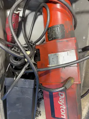 USED DAYTON 3YB77G