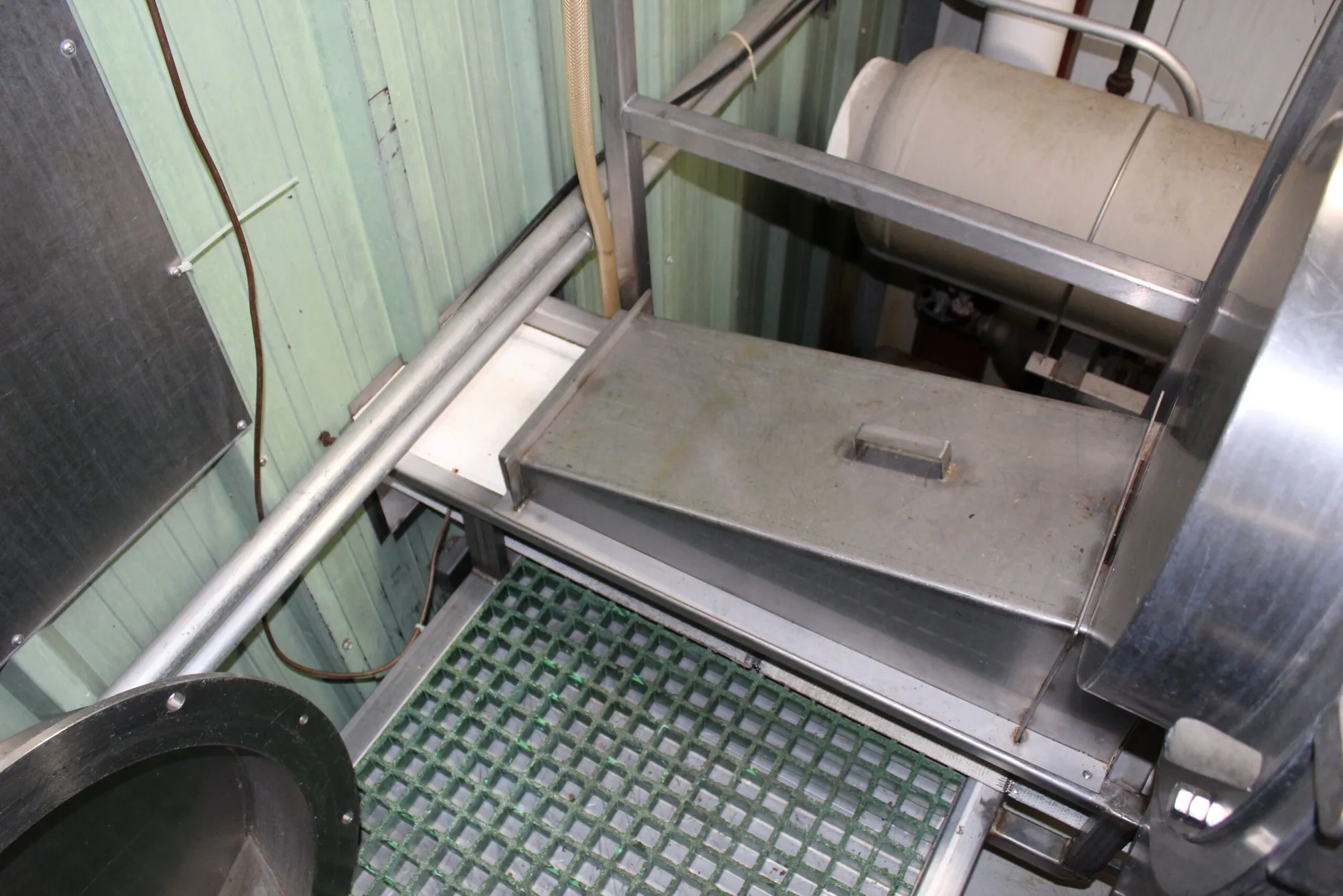 Finisher Waste conveyor South