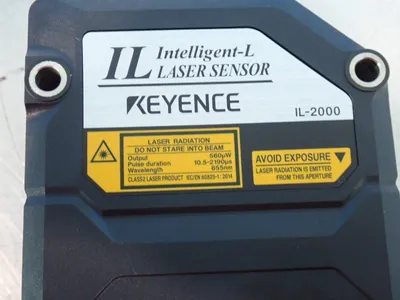 NEW 2019 KEYENCE IL2000