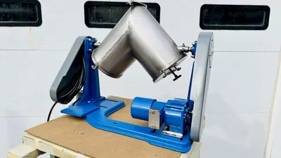 USED PATTERSON-KELLEY 8 QUART TABLEP-TOP LAB V-BLENDER