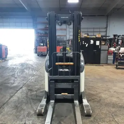 USED 2016 CROWN RR5725-45