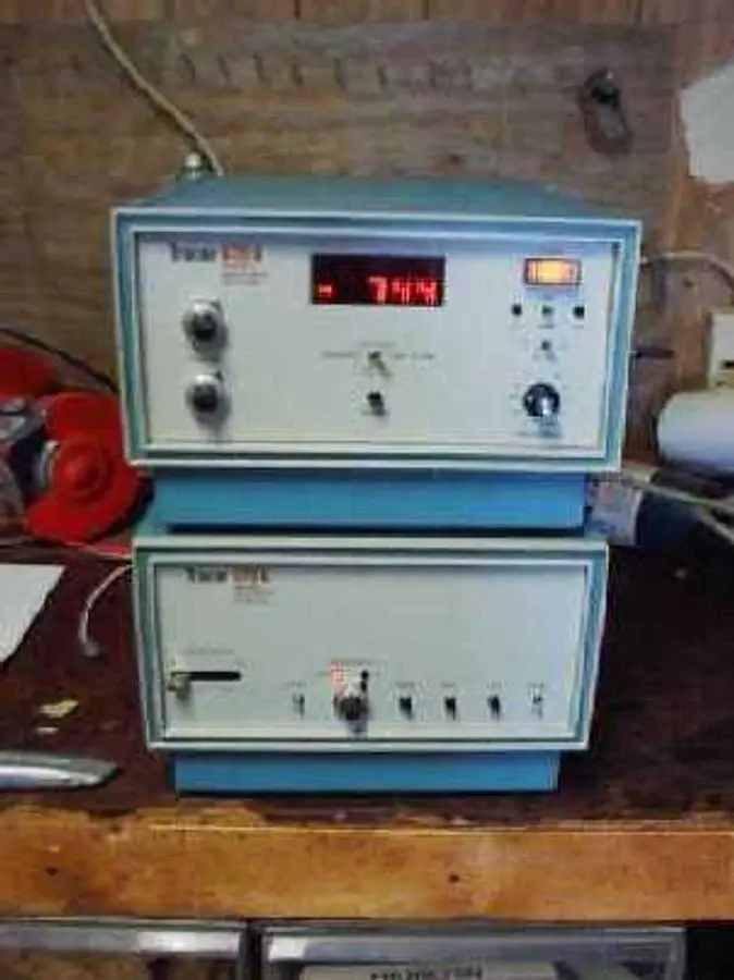 QTY. 1. TRACOR 970A VARIABLE WAVE LENGTH DETECTOR ...