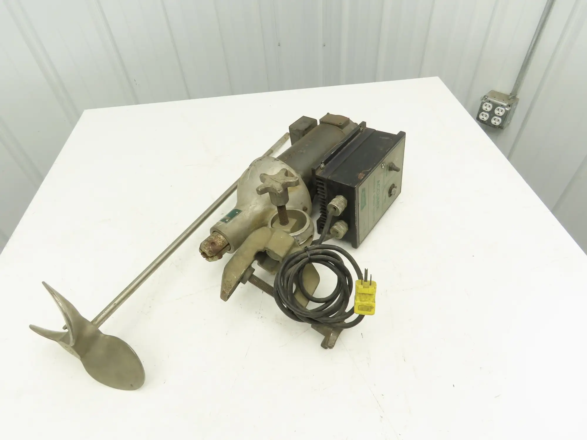 Mix-Mor D-13 Accumix Tank Mixer Clamp-On Agitator Drive 115V Variable Speed