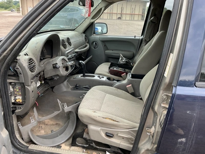 USED 2005 JEEP LIBERTY