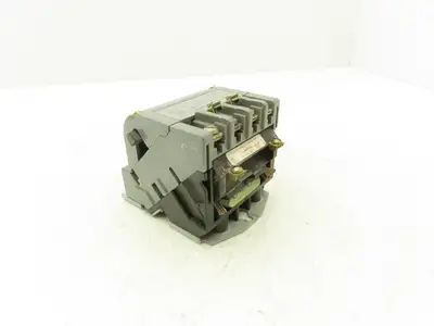 Furnas 40DP32AX9 Contactor Motor Starter 10Hp 27A 600VAC 3Ph 120V Coil Size 1
