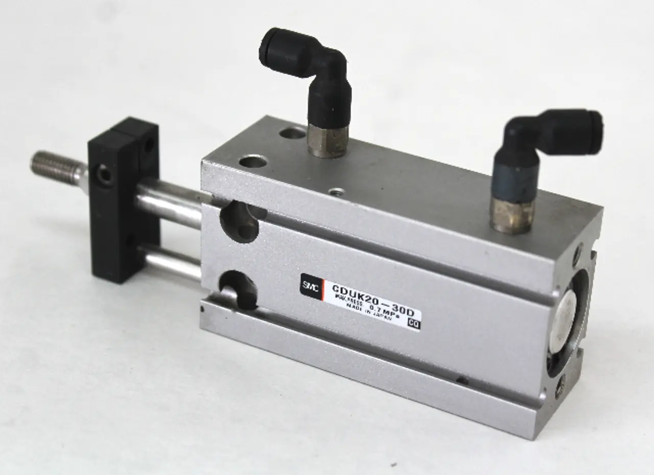 USED SMC CDUK20-30D