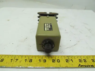 Eagle Signal CG907A3 120V AC/DC Time Delay Relay W/Base 0.25-1.75 Sec