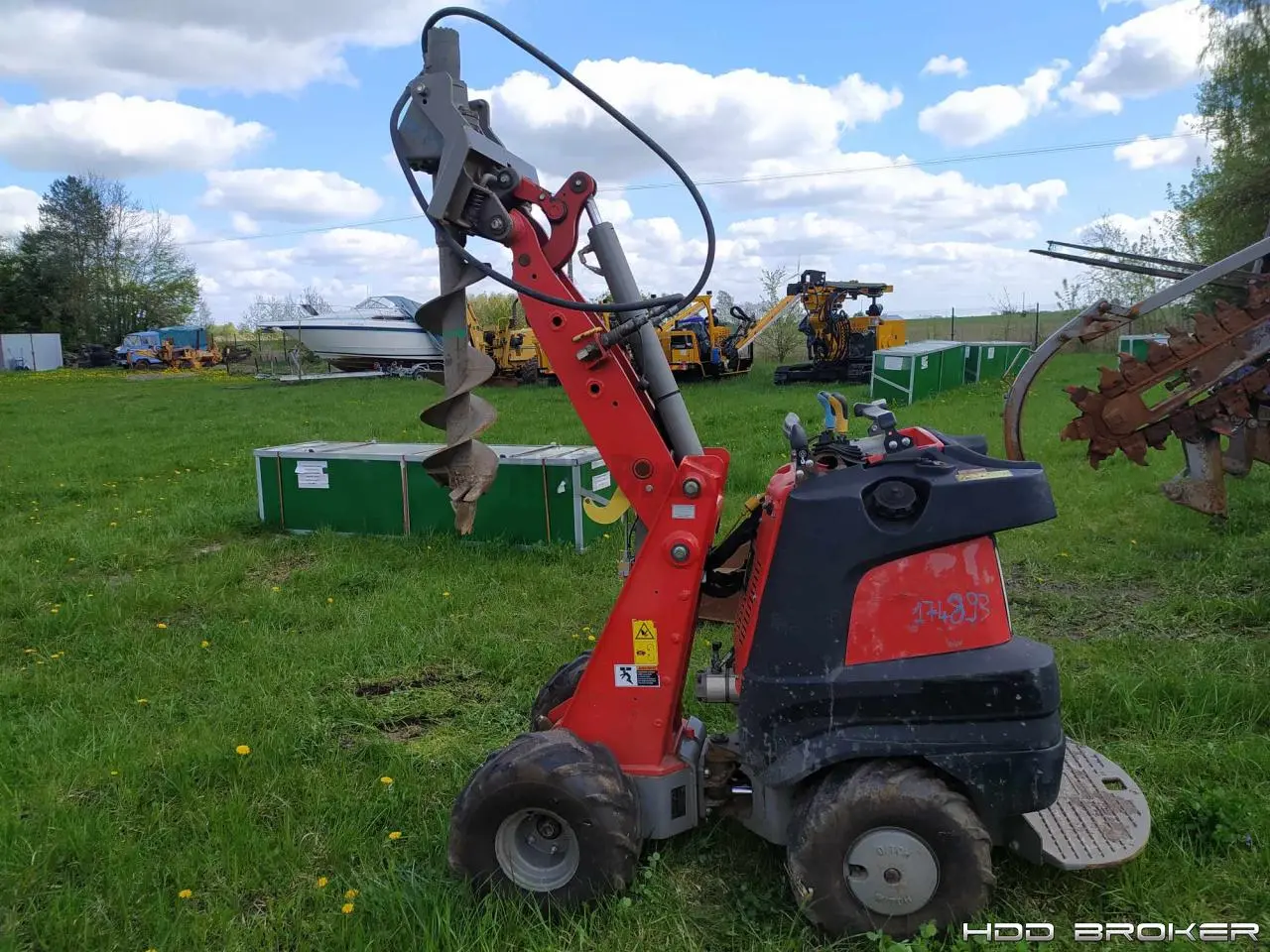 Used 2014 DITCH 2014 DITCH WITCH R300 Trenchers Florida US | HDD Broker #1346578