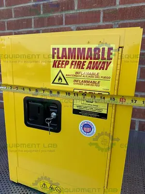 USED EAGLE 1903X 4 GALLON FLAMMABLE LIQUID STORAGE CABINET W/ SOFT CLOSE DOOR, KEY