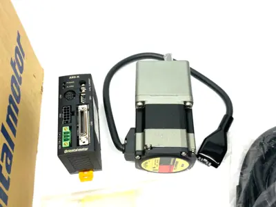 USED ORIENTAL MOTOR ALPHASTEP CLOSED LOOP STEPPER MOTOR AND DRIVER MOD.